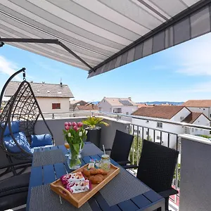 deluxe-apartman-korina-ramona-zadar.hotelinzadar.com/